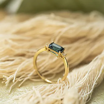 Bilde nummer 4 av Pan Jewelry, Ring i 585 gult gull med zirkonia og blå glassten