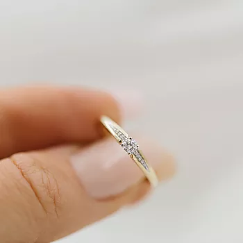 Bilde nummer 4 av Pan Jewelry, Ring i 585 gult gull med diamanter 0,13 ct