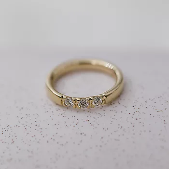 Bilde nummer 3 av Pan Jewelry, Lady alliansering i 585 gult gull med diamanter 0,30 ct