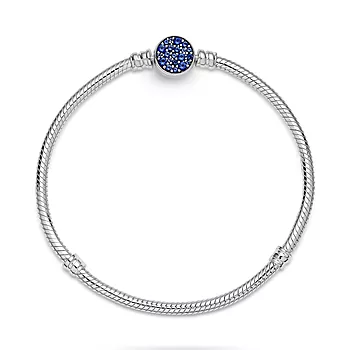 Bilde nummer 3 av Pandora, Moments armbånd i 925 sølv med blå zirkoner
