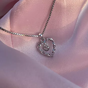 Bilde nummer 3 av Prins & Prinsesse, Smykke til barn i 925 sølv med hjerte