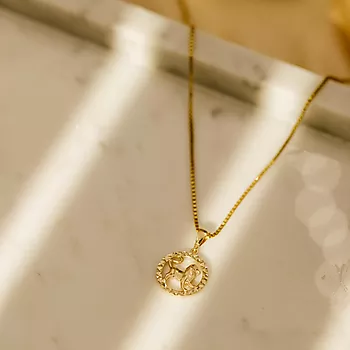 Bilde nummer 2 av Pan Jewelry, Anheng i 585 gult gull horoskop Løven