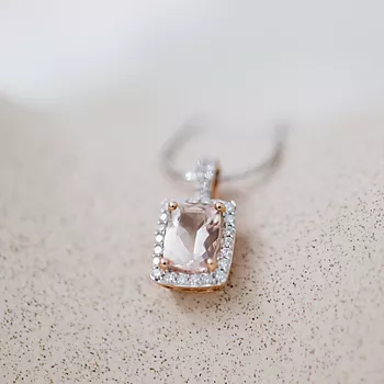 Bilde nummer 4 av Jacqueline, Diamantsett i 375 roségull med morganittsten og diamanter 0,40 ct