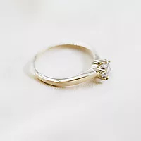 Bilde nummer 6 av Olivia, Ring i 585 gult gull med diamant 0,70 ct TWSI2