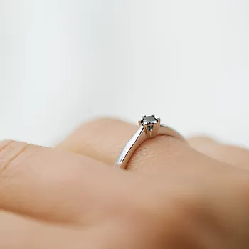 Bilde nummer 3 av Olivia, Ring i 585 hvitt gull med diamant 0,20ct