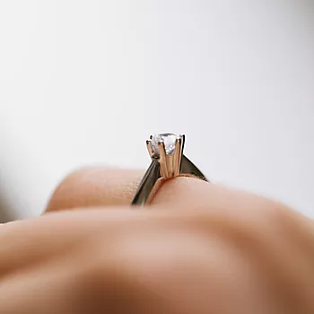 Bilde nummer 3 av Pan Jewelry, Ingrid enstens ring i 585 hvitt gull med diamant 0,40ct W/SI