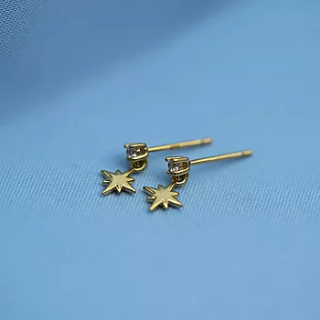 Bilde nummer 3 av Prins&Prinsesse, Øreringer til barn i 925 forgylt sølv med stjerne