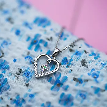 Bilde nummer 2 av Prins & Prinsesse, Smykke til barn i sølv med zirkonia hjerte