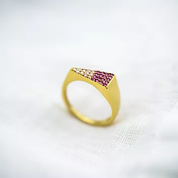 Bilde nummer 2 av Janne Formoe by Pan Jewelry, Ring i forgylt 925 sølv med rosa og hvite zirkonia