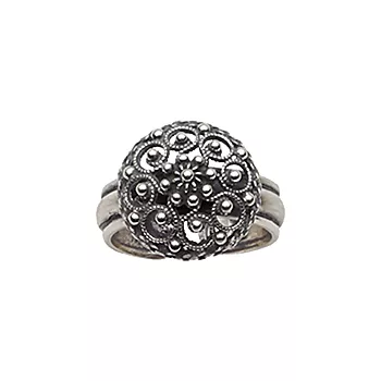 Sylvsmidja, Ring i 830 oksidert sølv med filigran