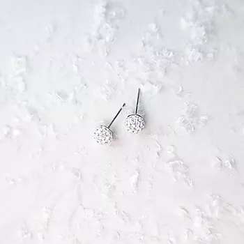 Bilde nummer 4 av Blomdahl, Øredobber i medisinsk titan med hvit krystall