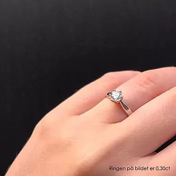 Bilde nummer 3 av Pan Jewelry, Ingrid enstens ring i 585 hvitt gull med diamant 0,20 ct
