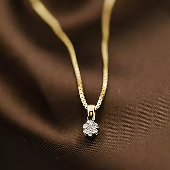 Bilde nummer 2 av Pan Jewelry, Anheng i 585 gult gull med diamanter 0,10 ct