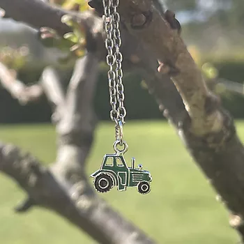 Bilde nummer 2 av Prins & Prinsesse, Smykke til barn i sølv med traktor