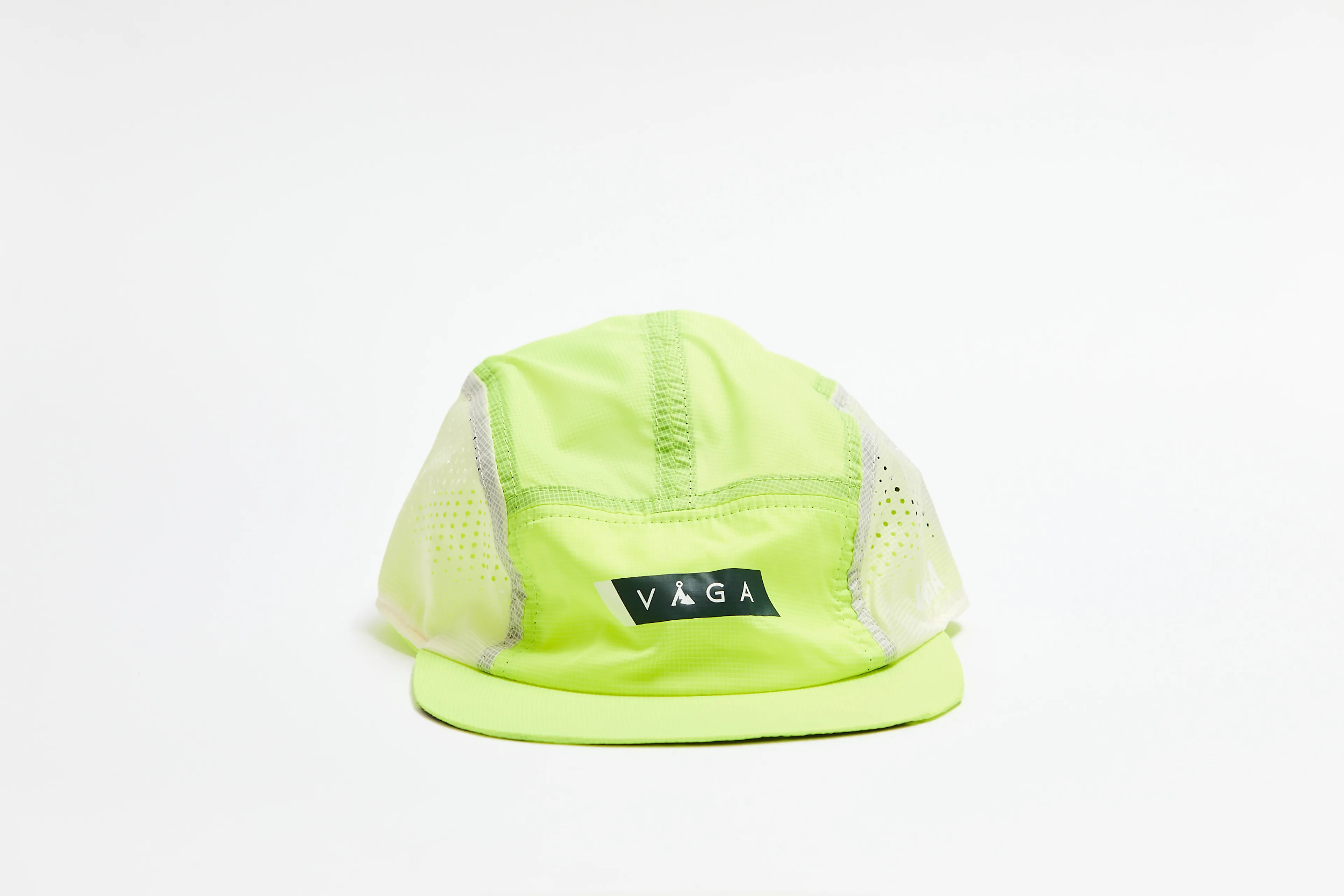 WIND RESISTANT FEATHER RACING CAP