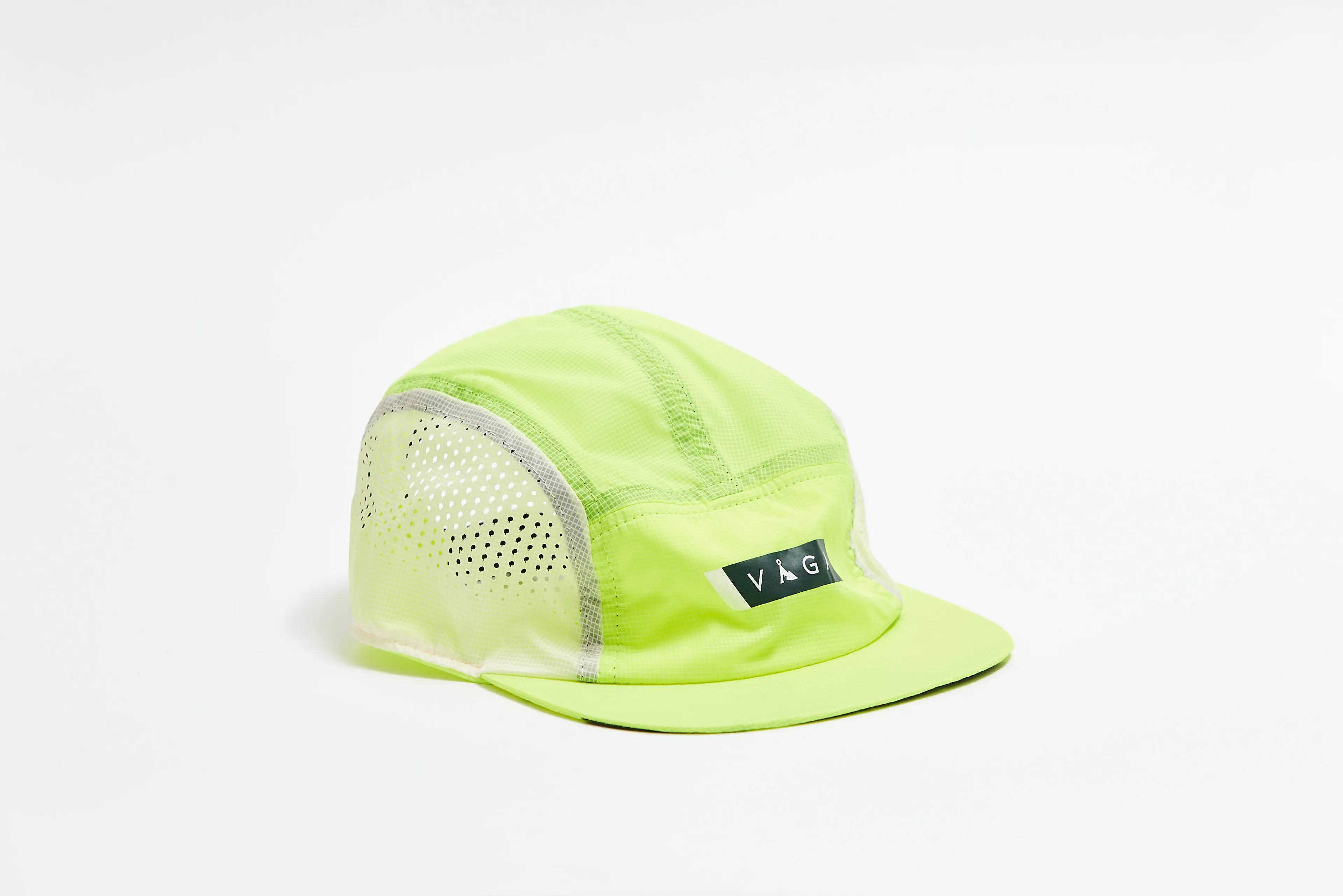 WIND RESISTANT FEATHER RACING CAP