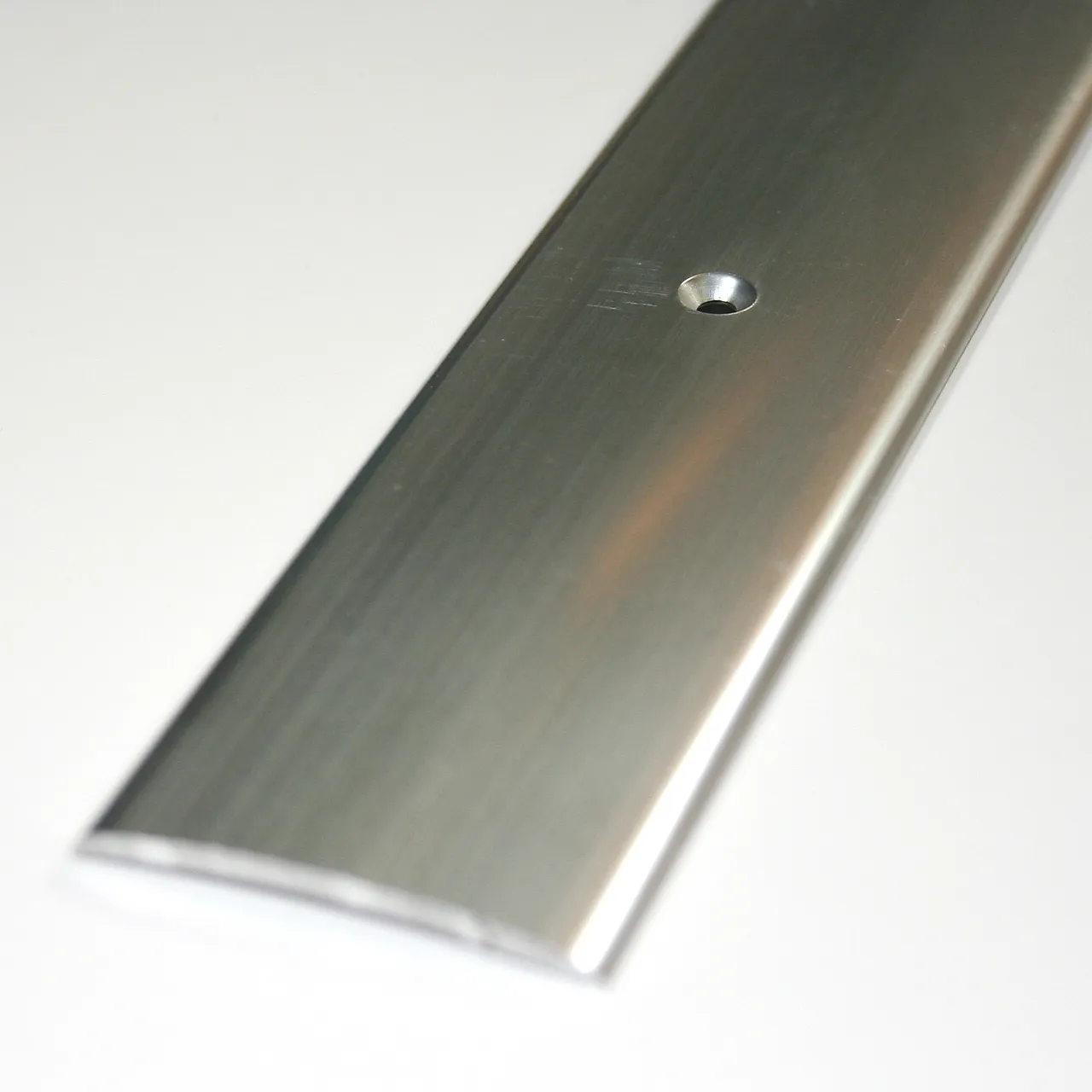 Overgangslist nr. 3 40 mm sølv eloksert borret m/skruer 1 meter null - null - 2