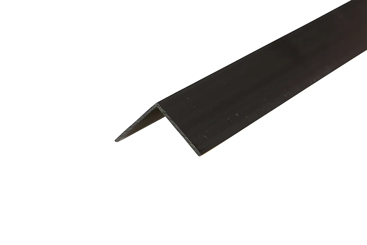 Vinkellist PVC svart 20x20x2600 mm