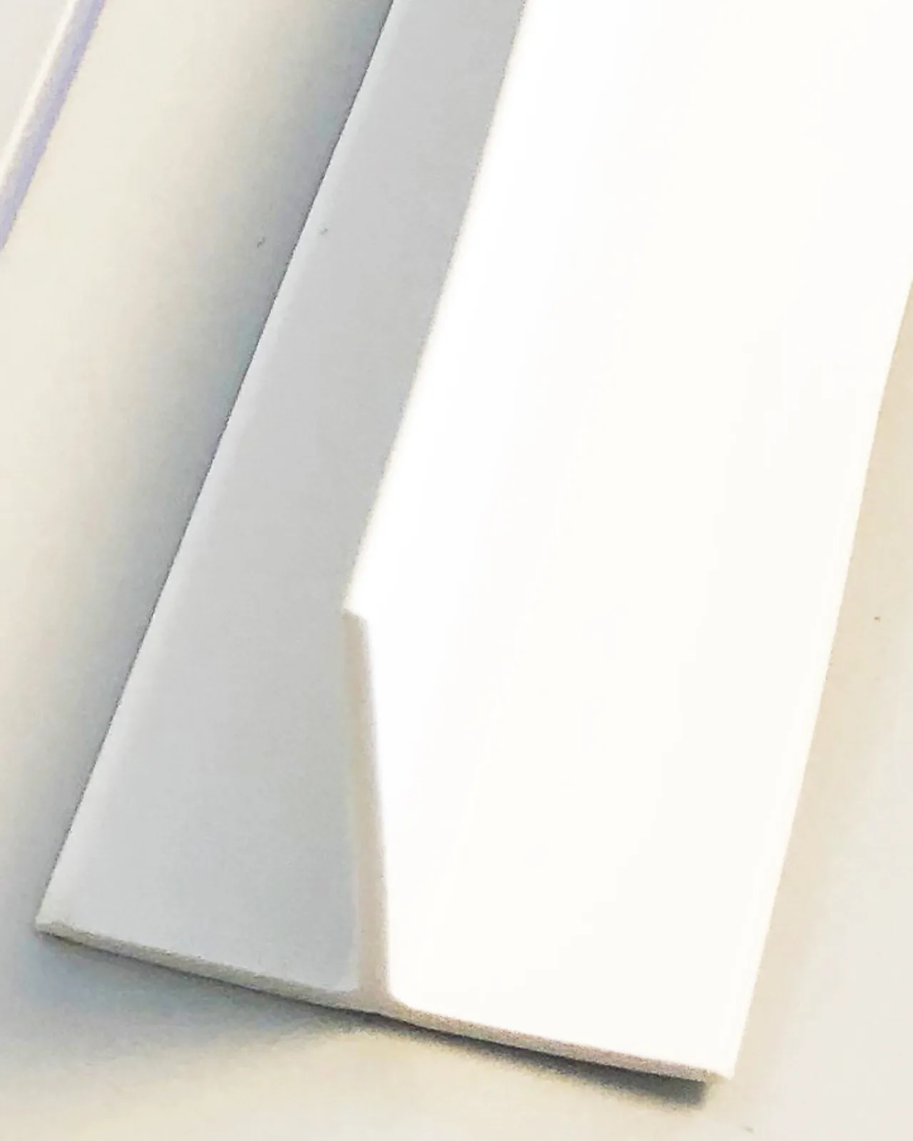Vannstoppelist t-profil hvit for gulv l2,0m h35mm