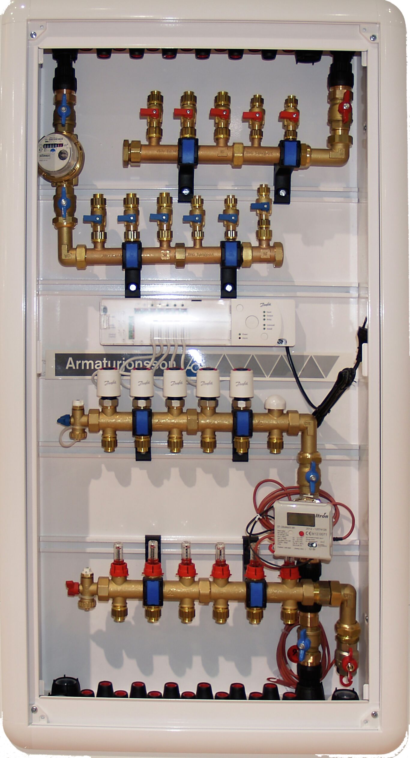 Armaturjonsson Kombiskap for tappevann/gulvvarme 2