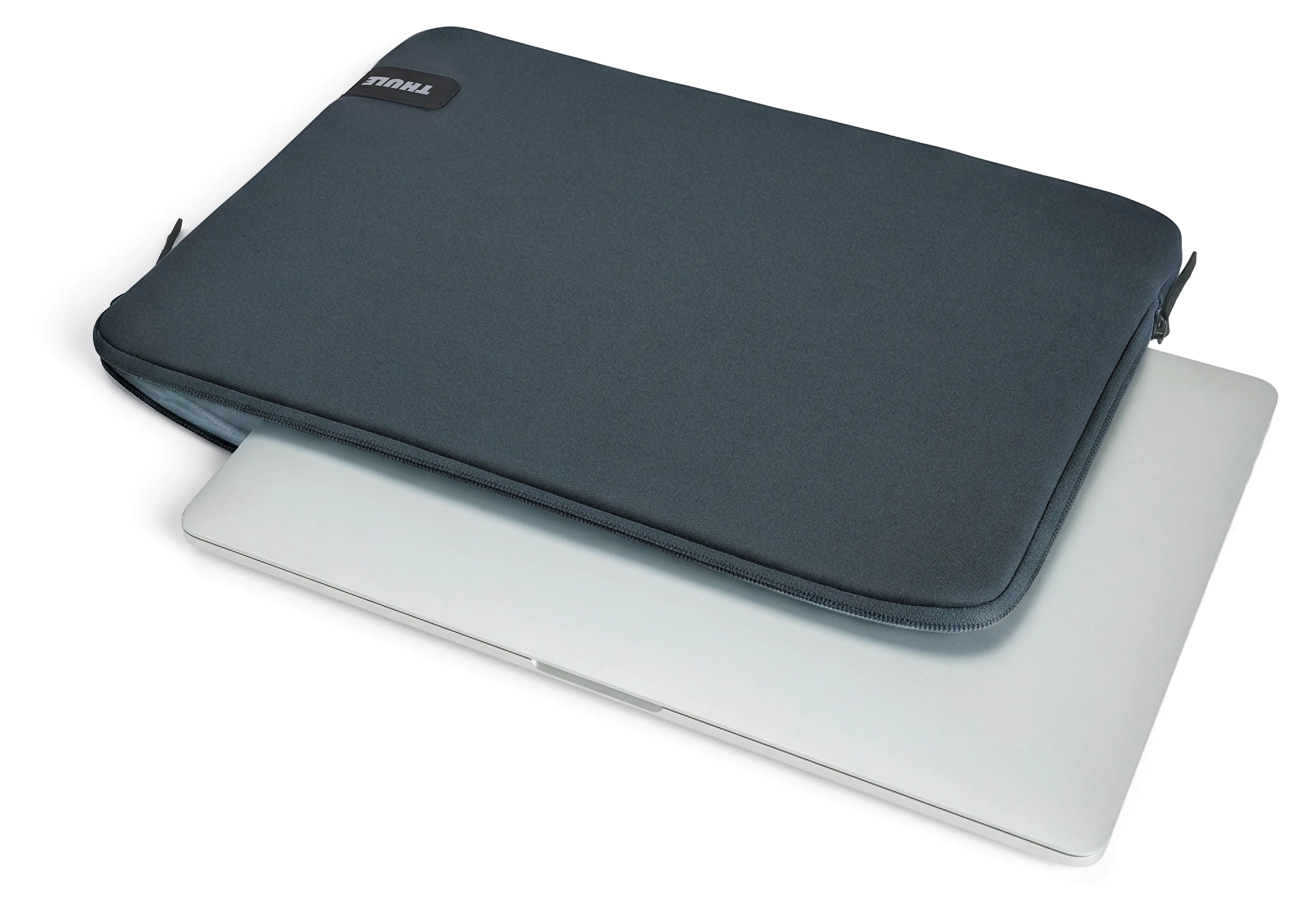 Thule Koya Sleeve PC/Apple MacBook Pro 16" - darkest blue