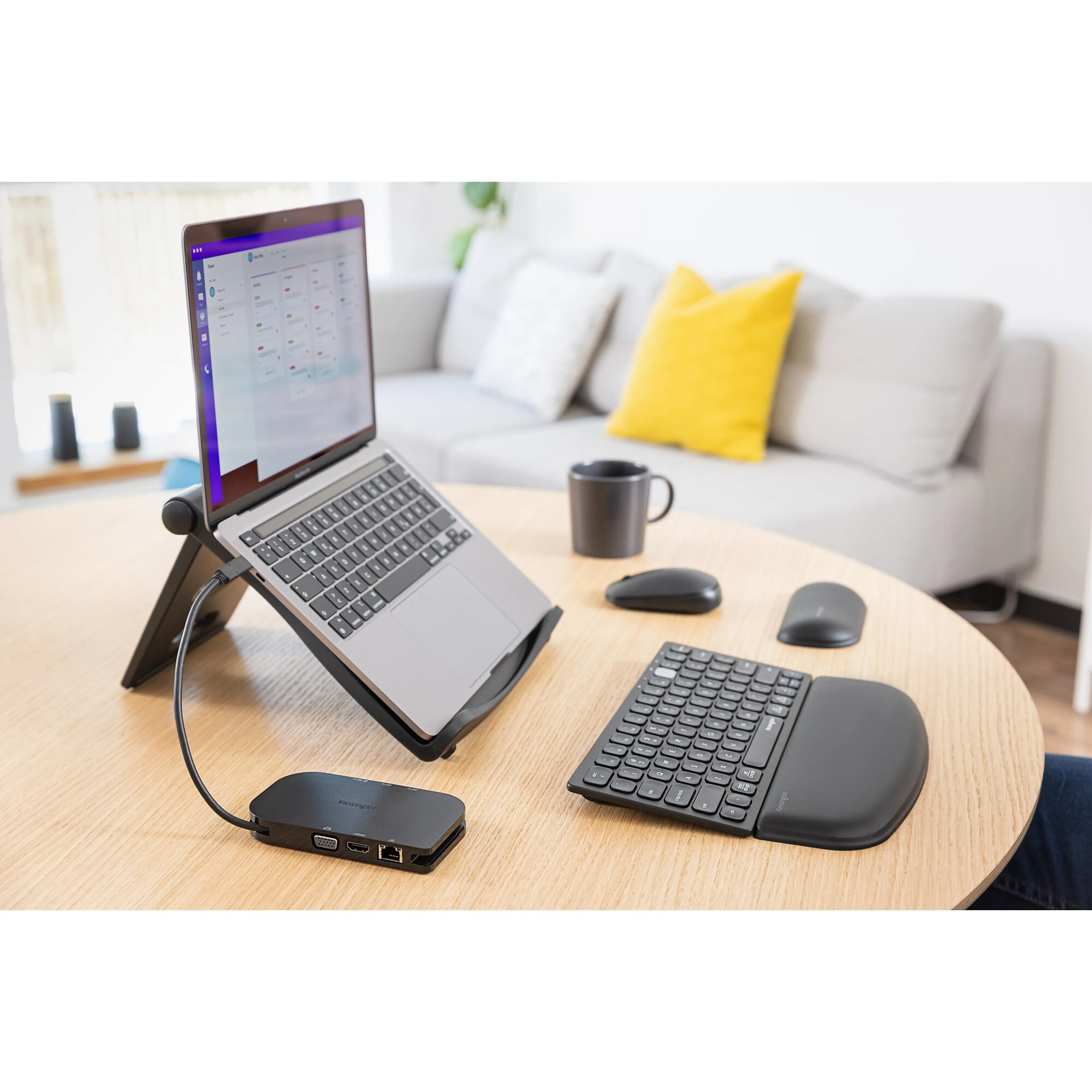 Kensington SmartFit Easy Riser EQ laptop cooling stand zwart