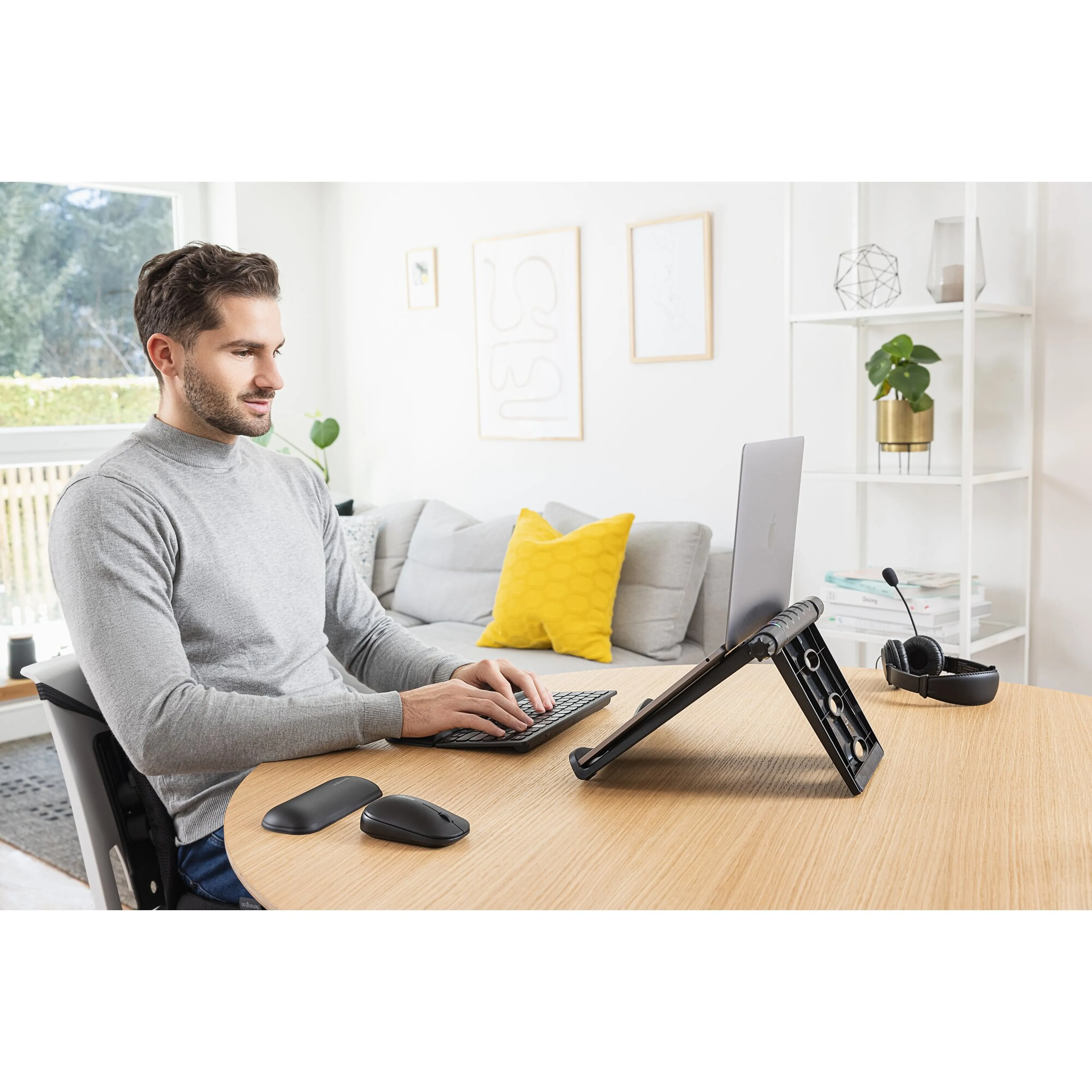 Kensington SmartFit Easy Riser EQ laptop cooling stand zwart