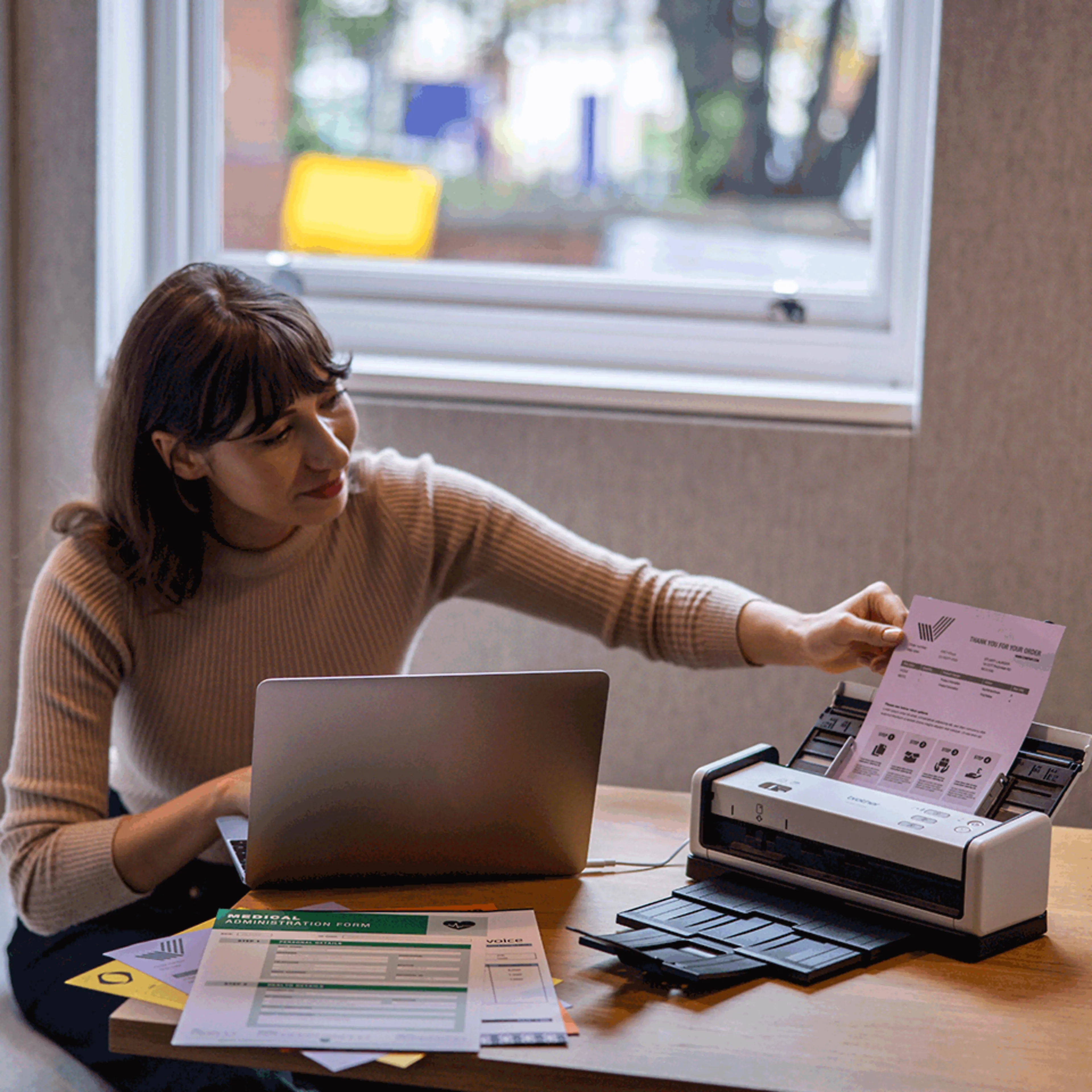 Brother documentscanner ADS-1300 - compact - draagbaar - USB-C aansluiting