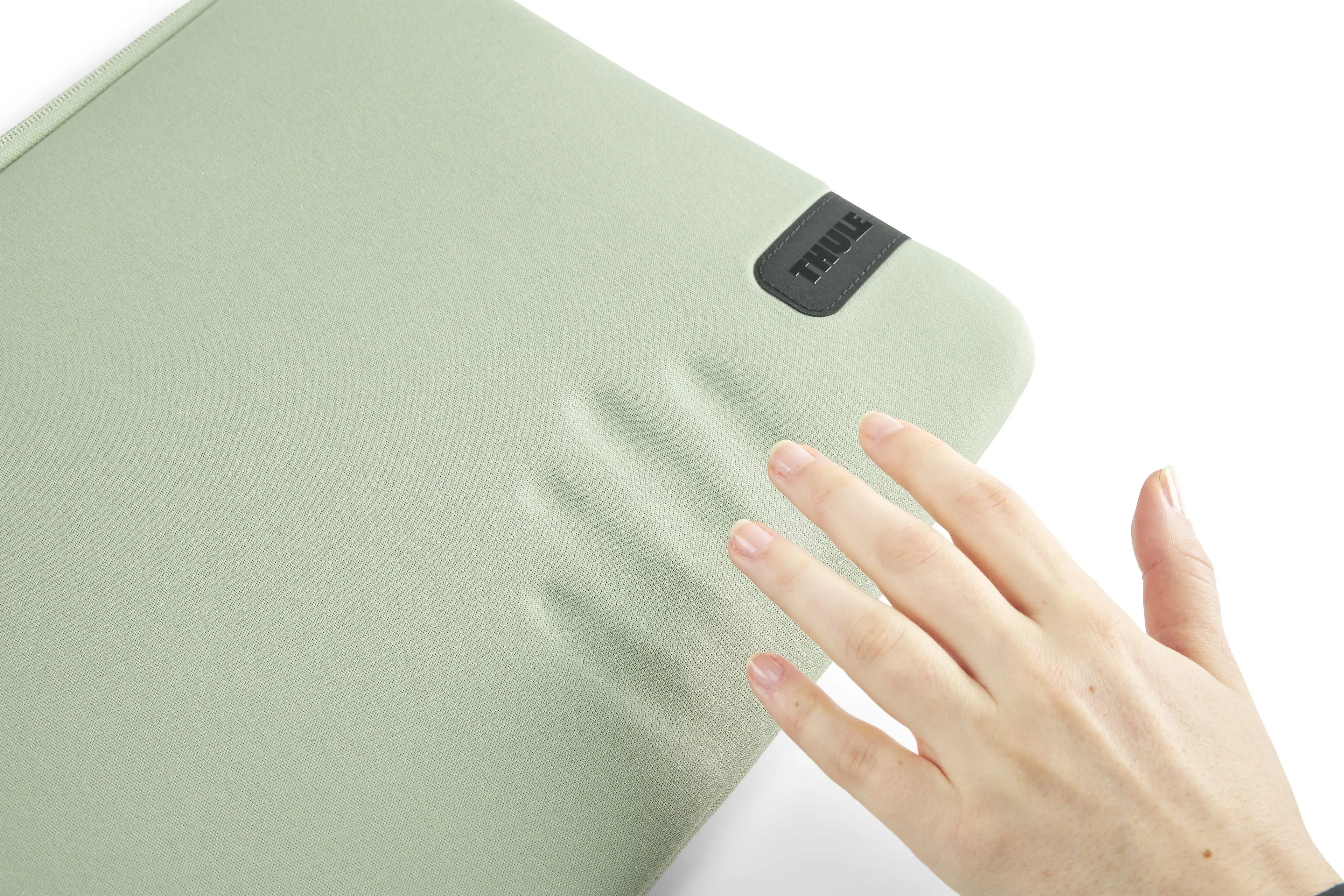 Thule Koya Sleeve PC/MBP 16'' - vert clair