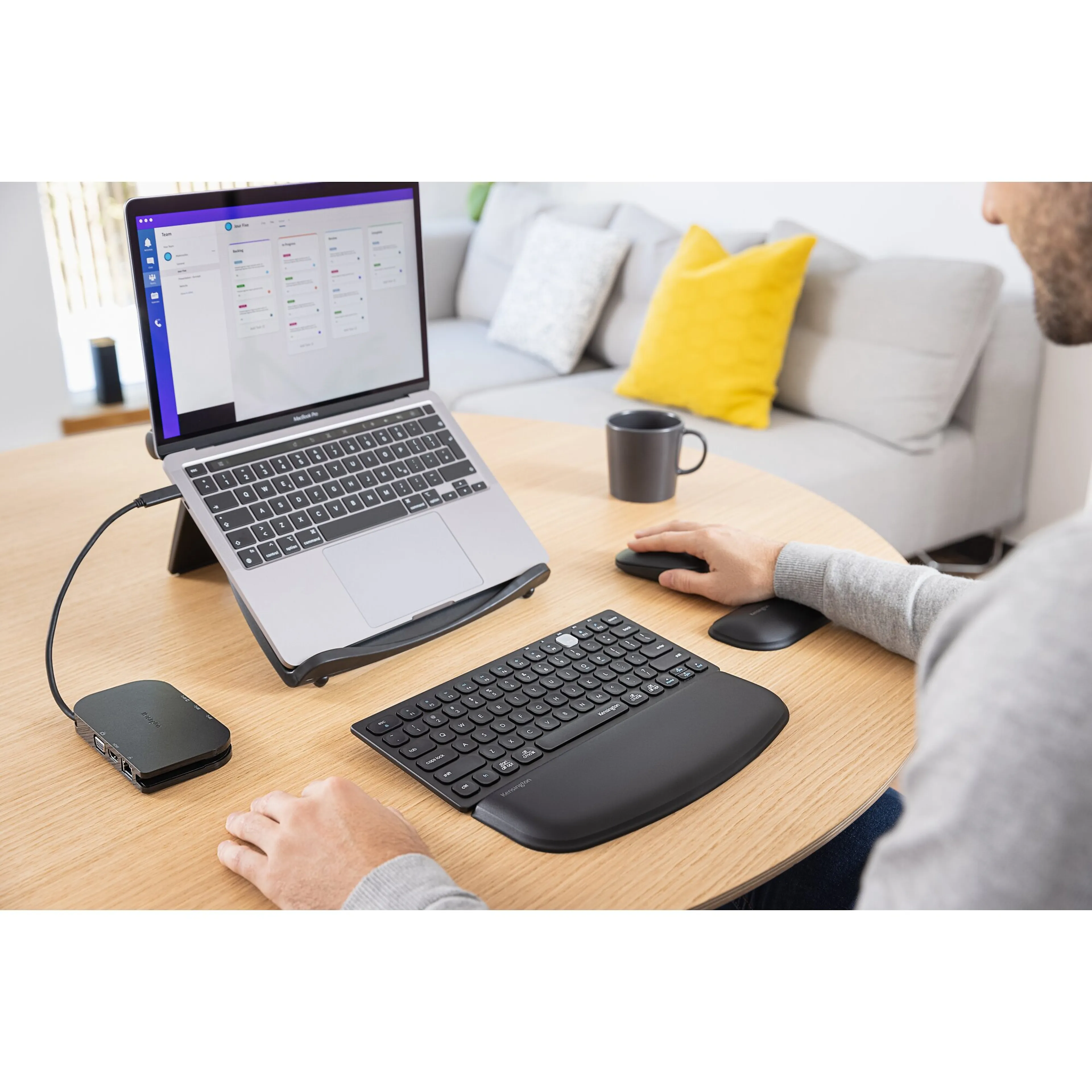 Kensington SmartFit Easy Riser EQ laptop cooling stand zwart