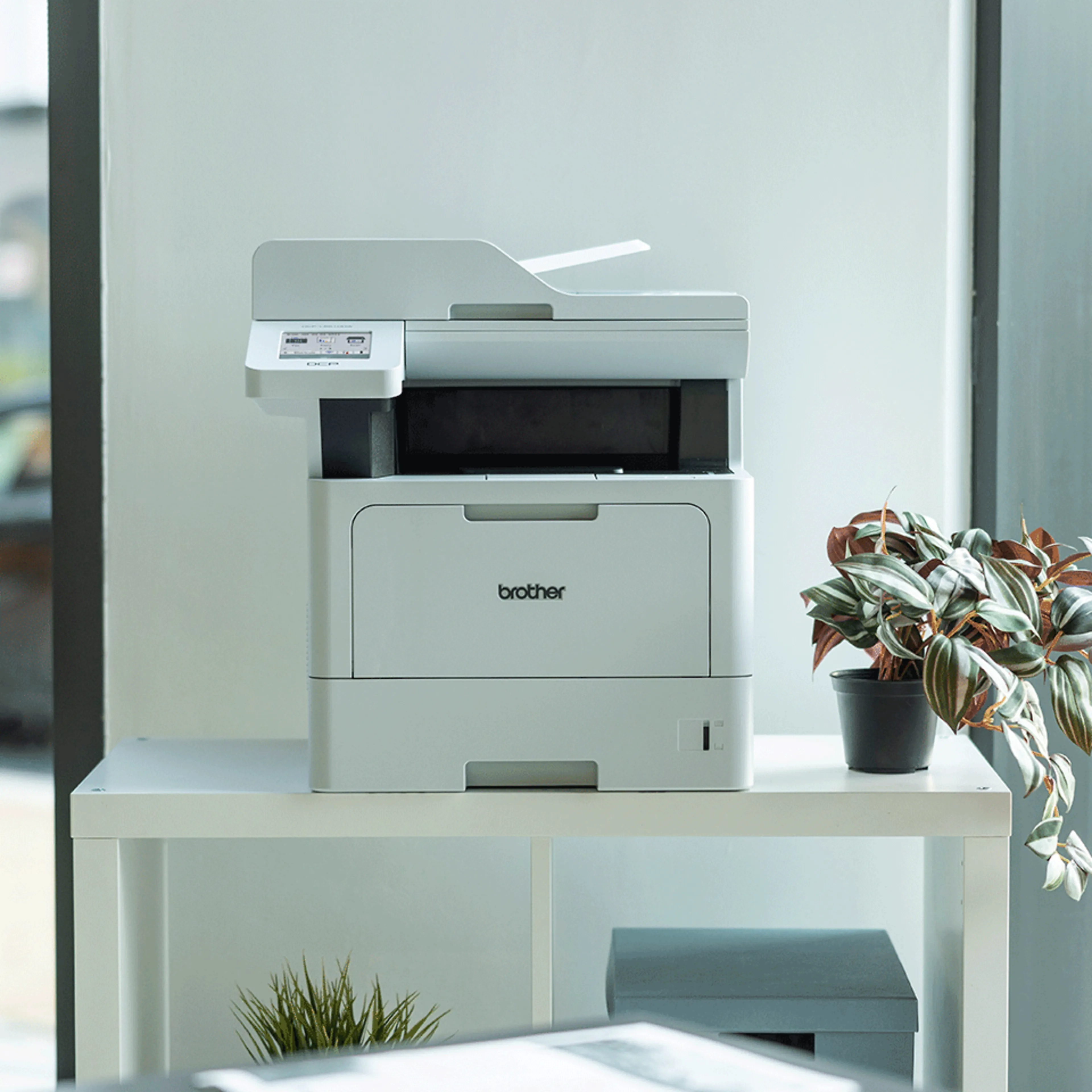 Brother multifunctionele printer DCP-L5510DW - draadloos - automatisch dubbelzijdig printen - LCD kleurentouchscreen 8,9 cm