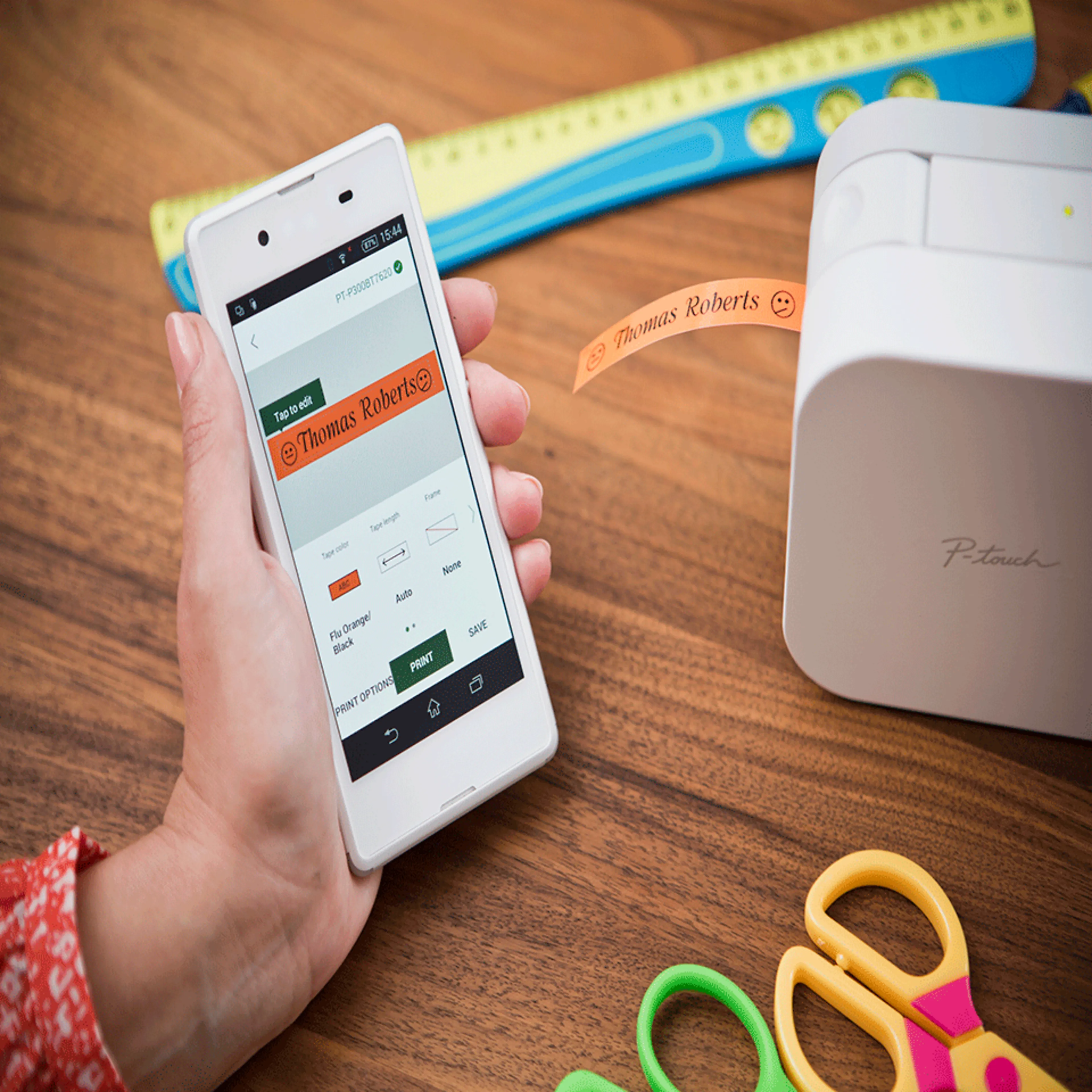 Brother P-touch PT-P300BT - draagbaar model - Bluetooth 2.1 - Tze-tape 3.5/6/9/12 mm
