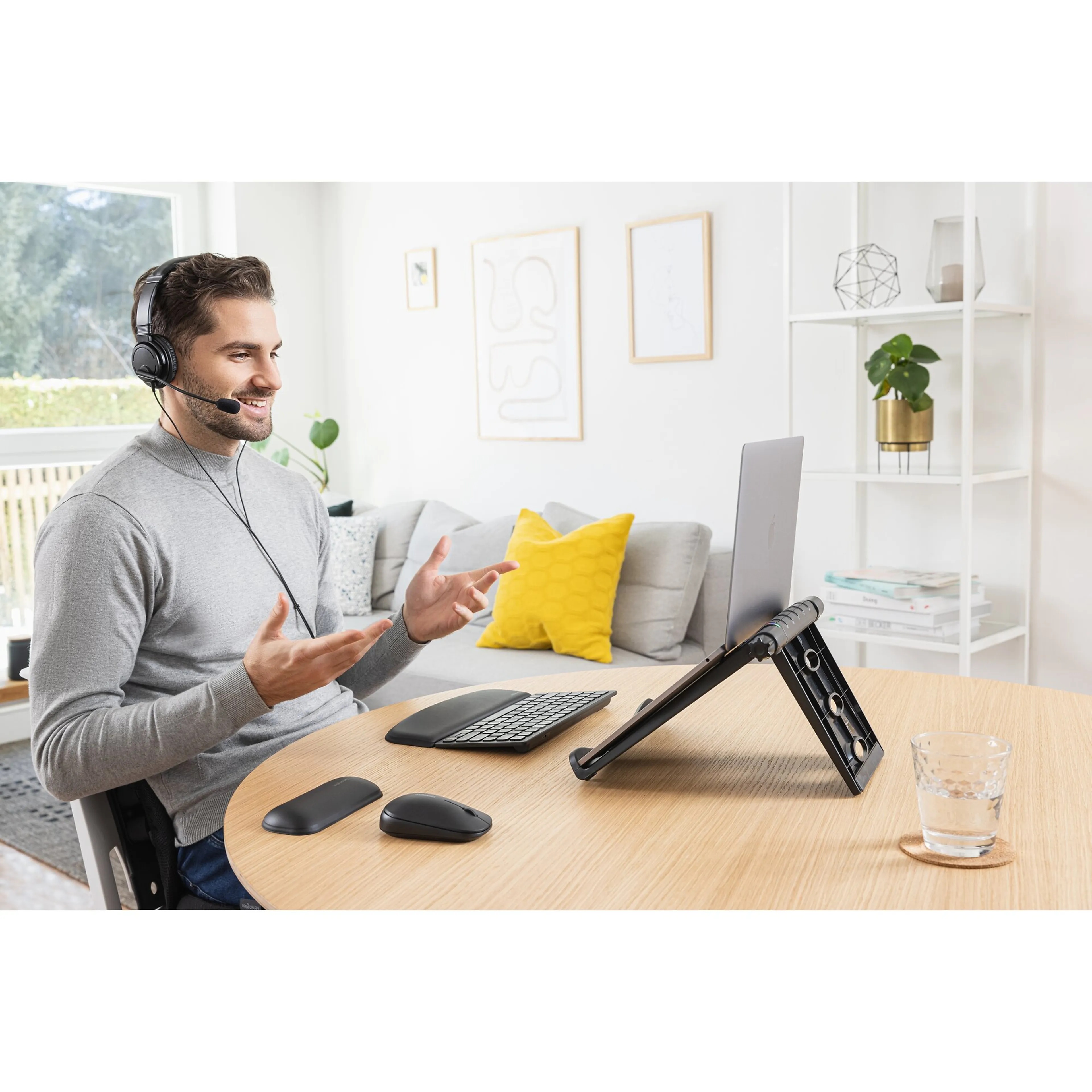 Kensington SmartFit Easy Riser EQ laptop cooling stand zwart