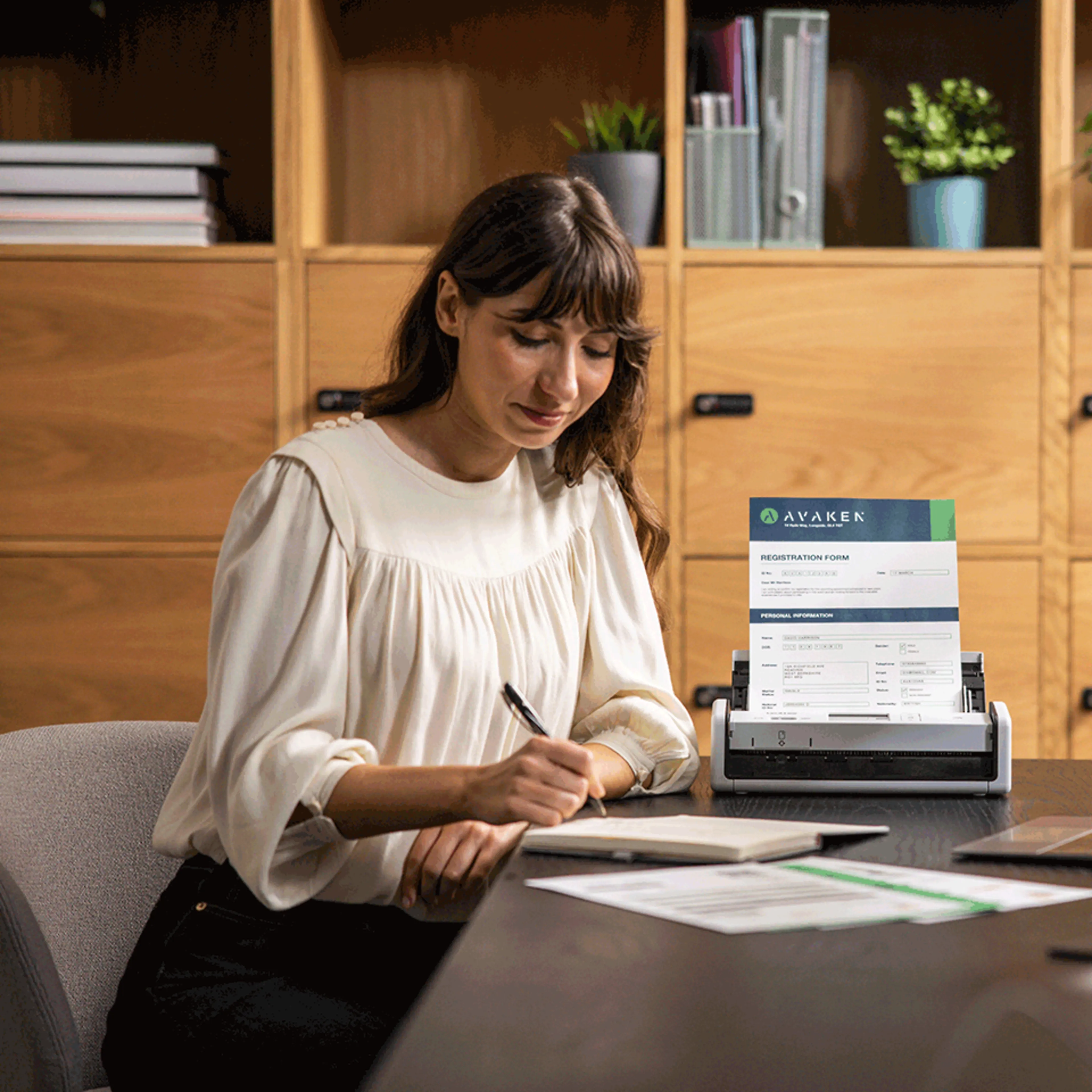 Brother documentscanner ADS-1800W - draadloos - USB-C voeding - kleurentouchscreen