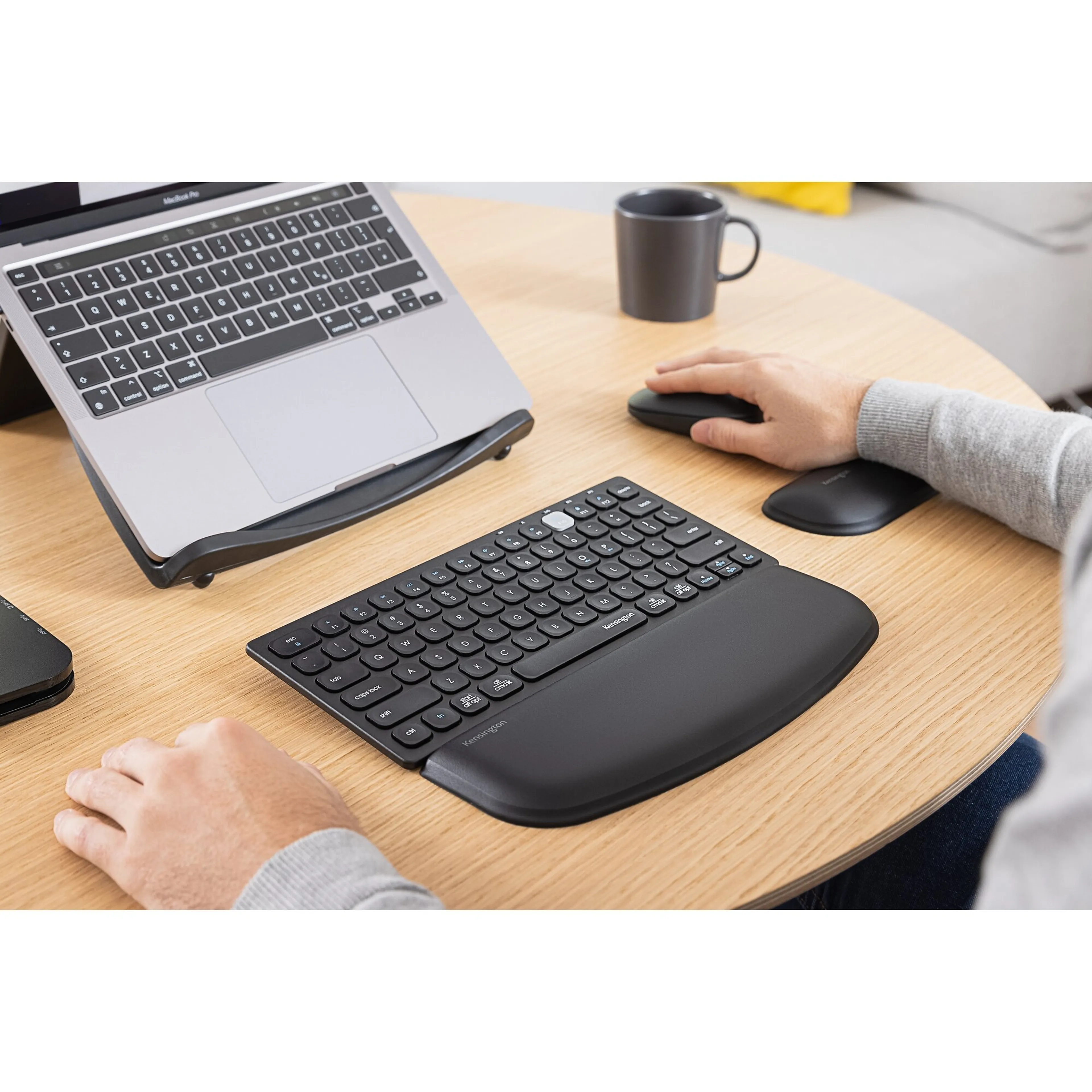 Kensington SmartFit Easy Riser EQ laptop cooling stand zwart